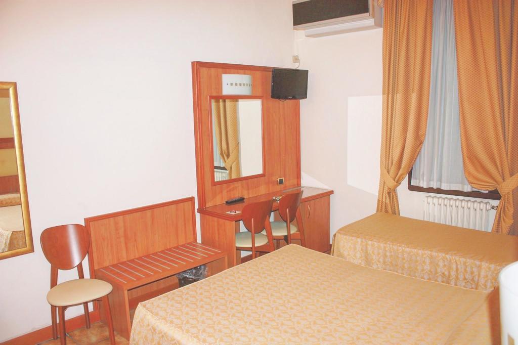 Piccolo Hotel Mediolan Zewnętrze zdjęcie