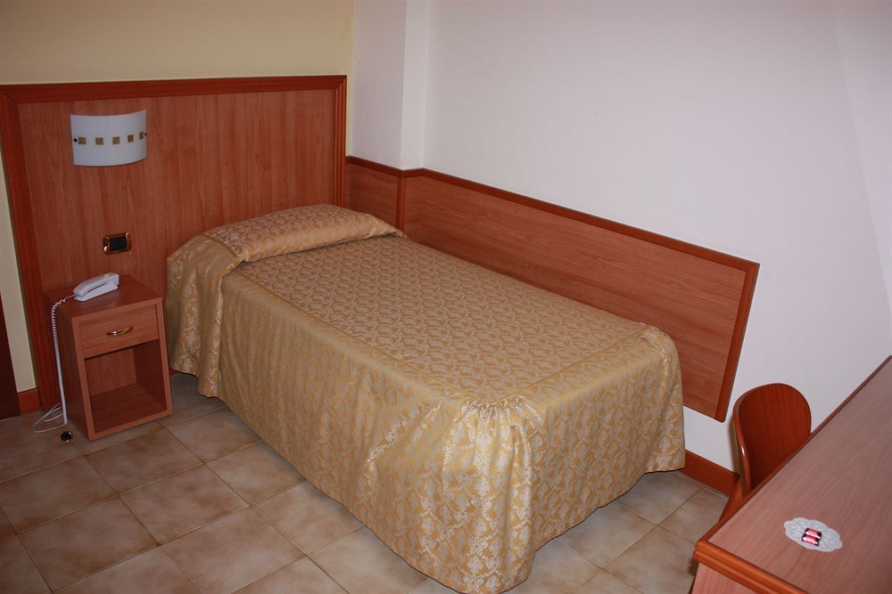 Piccolo Hotel Mediolan Zewnętrze zdjęcie